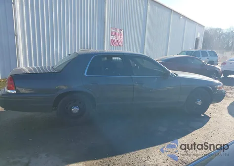 2008 Ford Crown Victoria Police/Police Interceptor z USA, uszkodzony, nr VIN 2FAFP71V28X132978